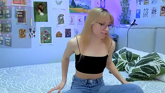 CindyMoriLove online show from 04/17/26, 05:43