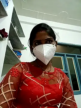 Snapshot of V_HOT_SEXY chatting on 11/07/25, 10:26 V HOT SEXY online show from 11/07/25, 10:26