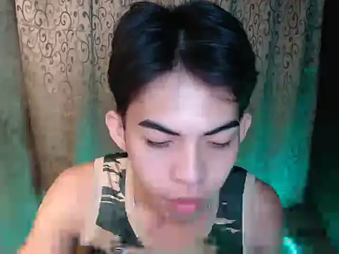 Urhotsilverboy online show from 11/21/25, 07:51