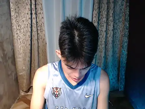 Urhotsilverboy online show from 02/13/26, 07:54