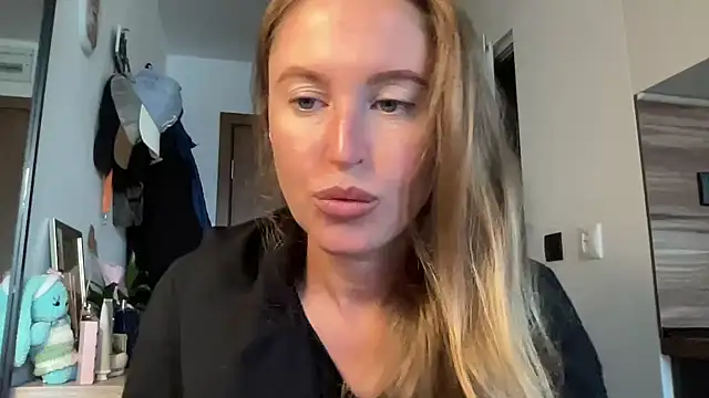 Snapshot of Ameli8 chatting on 11/06/25, 09:21 Ameli8 online show from 11/06/25, 09:21