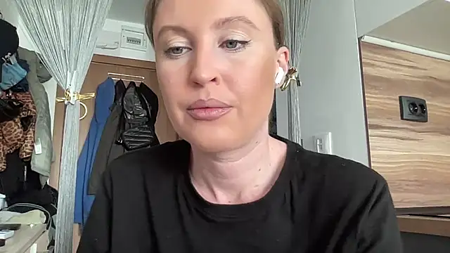 Ameli8 online show from 04/23/26, 09:30