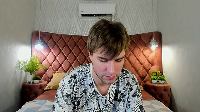 Snapshot of JonnahHell chatting on 11/07/25, 11:10 JonnahHell online show from 11/07/25, 11:10