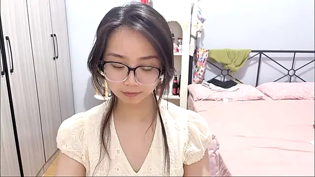 Hmm 0303 online show from 04/15/26, 07:58