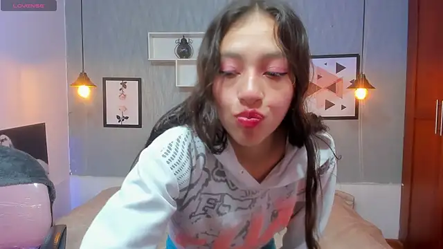 Snapshot of Valery_clk chatting on 11/05/25, 03:01 Valery clk online show from 11/05/25, 03:01