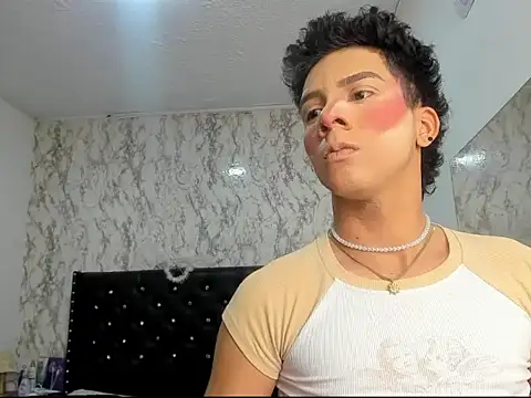 Lovers Spicy online show from 11/22/25, 07:02