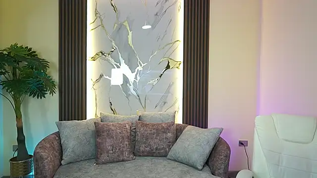 TessaaFox online show from 12/01/25, 11:48