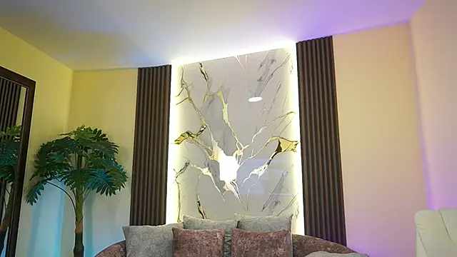 TessaaFox online show from 12/02/25, 11:37