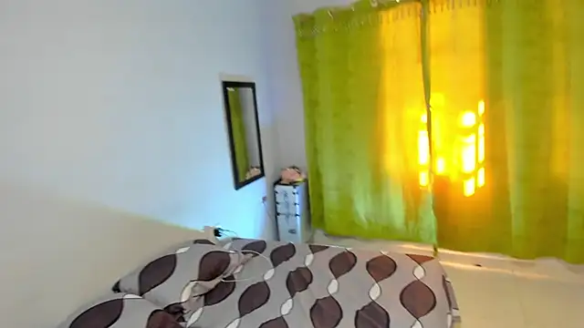 luanaw1 online show from 04/26/26, 02:04