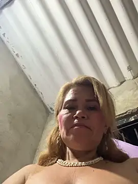 Snapshot of dirty_mother3 chatting on 12/15/25, 06:06 dirty mother3 online show from 12/15/25, 06:06