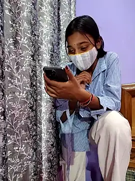 Student12th online show from 11/13/25, 04:50