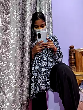 Student12th online show from 11/18/25, 04:22