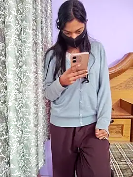 Student12th online show from 12/21/25, 04:52