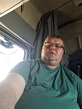 Snapshot of Grase44 chatting on 03/23/26, 12:42 Grase44 online show from 03/23/26, 12:42