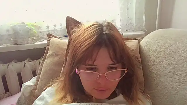 Snapshot of HornyElena chatting on 11/29/25, 11:46 HornyElena online show from 11/29/25, 11:46