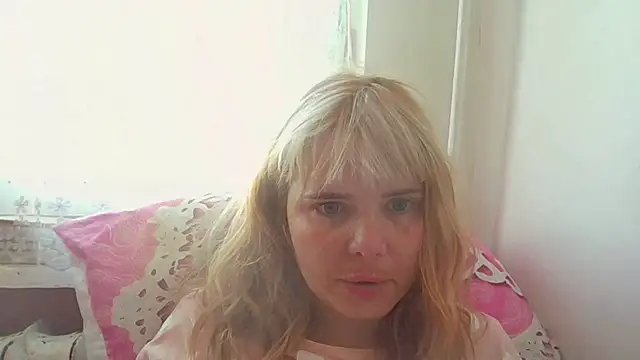 Snapshot of HornyElena chatting on 04/25/26, 02:36 HornyElena online show from 04/25/26, 02:36