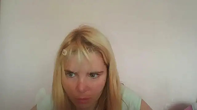 Snapshot of HornyElena chatting on 07/01/26, 08:16 HornyElena online show from 07/01/26, 08:16