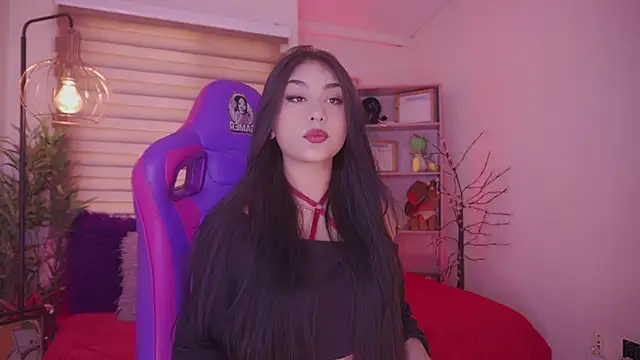 Snapshot of ivette_k chatting on 11/12/25, 01:33 ivette k online show from 11/12/25, 01:33