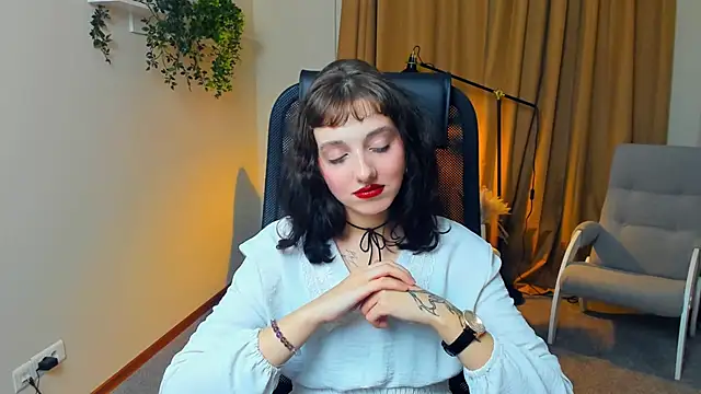 Snapshot of JannLedain chatting on 11/06/25, 12:28 JannLedain online show from 11/06/25, 12:28