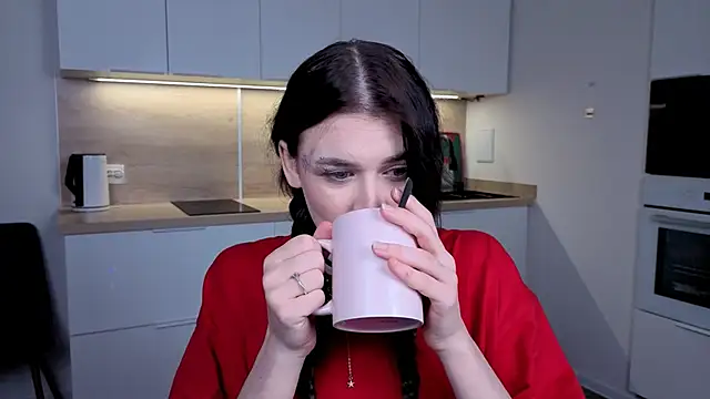 eshleeygreen online show from 12/17/25, 04:24