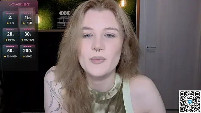Snapshot of eshleeygreen chatting on 05/14/26, 09:43 eshleeygreen online show from 05/14/26, 09:43