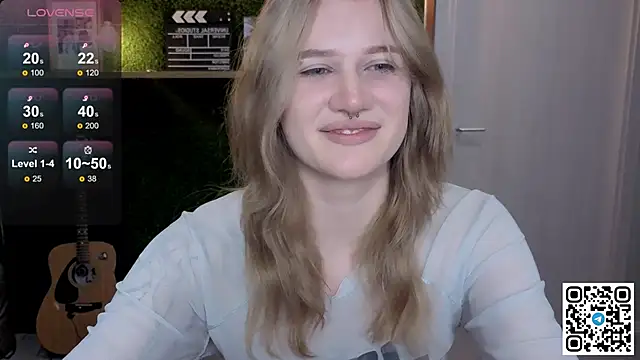 Snapshot of eshleeygreen chatting on 05/22/26, 10:37 eshleeygreen online show from 05/22/26, 10:37