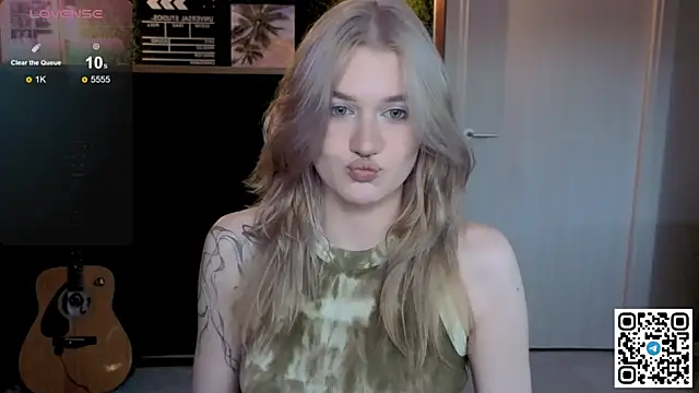 Snapshot of eshleeygreen chatting on 06/02/26, 10:23 eshleeygreen online show from 06/02/26, 10:23