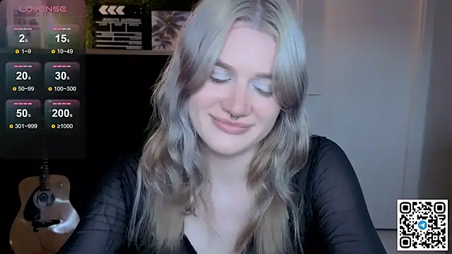 Snapshot of eshleeygreen chatting on 06/13/26, 10:51 eshleeygreen online show from 06/13/26, 10:51