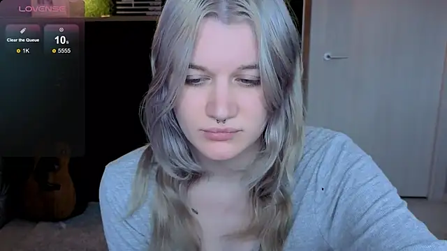 Snapshot of eshleeygreen chatting on 06/14/26, 11:51 eshleeygreen online show from 06/14/26, 11:51