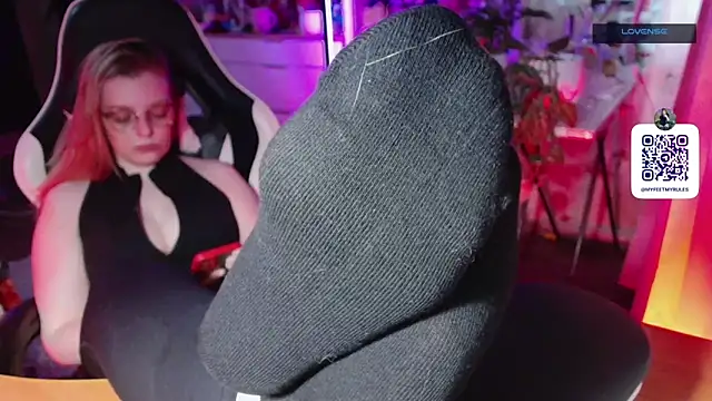 dominyantrix online show from 04/20/26, 10:07