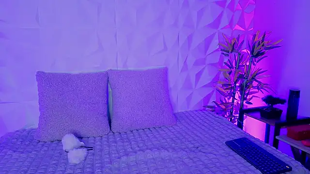  ViolletteNoir  online show from 11/13/25, 08:30