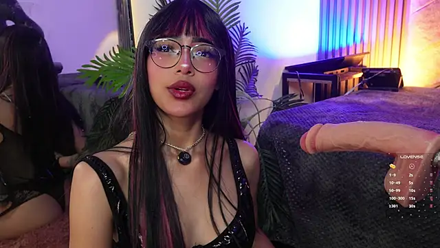  ViolletteNoir  online show from 04/21/26, 08:34