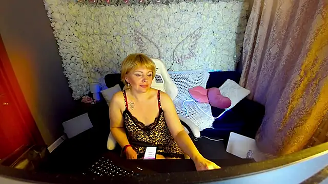 AmaraNights online show from 04/14/26, 07:09