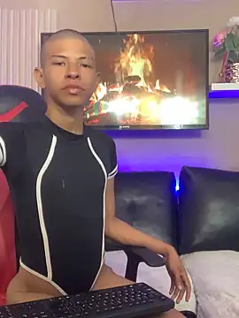 Tessachains 2  online show from 11/18/25, 12:31