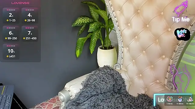 Emmafranco online show from 11/08/25, 02:50