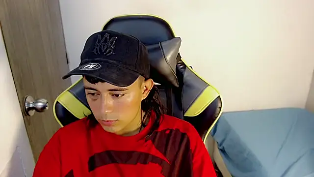 Tatann 18 online show from 11/15/25, 03:08