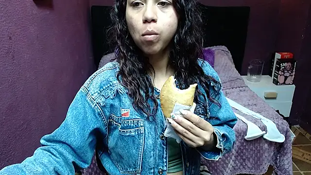 Snapshot of monika_256 chatting on 02/13/26, 01:29 monika 256 online show from 02/13/26, 01:29