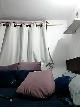 Snapshot of Thamara- chatting on 11/09/25, 10:13 Thamara- online show from 11/09/25, 10:13