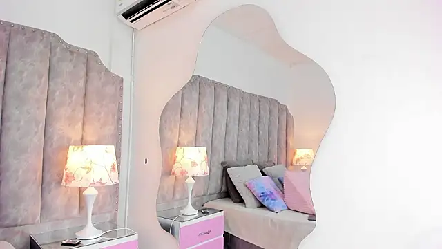 Snapshot of RubyCrox chatting on 02/26/26, 08:19 RubyCrox online show from 02/26/26, 08:19