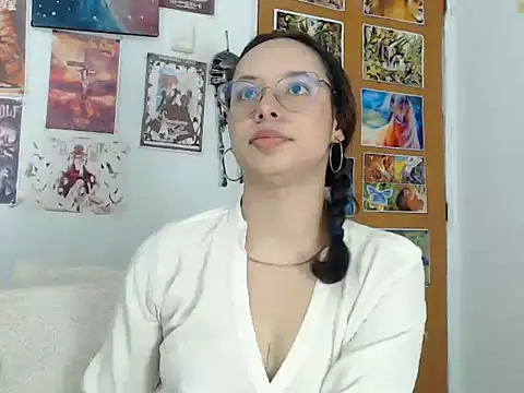 kiaralenon online show from 11/11/25, 09:48