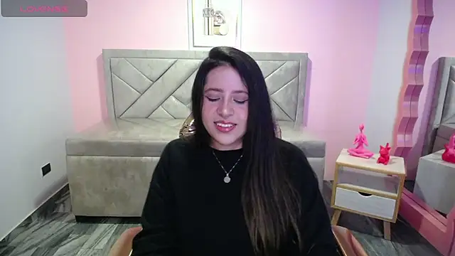 Snapshot of aria_ch2 chatting on 11/20/25, 10:31 aria ch2 online show from 11/20/25, 10:31