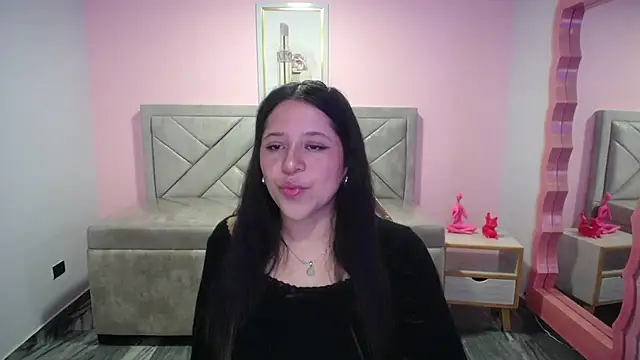 Snapshot of aria_ch2 chatting on 11/27/25, 10:12 aria ch2 online show from 11/27/25, 10:12