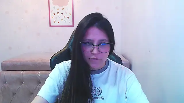 Snapshot of aria_ch2 chatting on 01/08/26, 10:45 aria ch2 online show from 01/08/26, 10:45