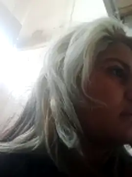 Snapshot of Hollywouldd chatting on 11/09/25, 05:44 Hollywouldd online show from 11/09/25, 05:44