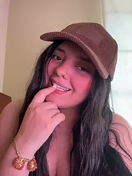 candicewest  online show from 04/19/26, 04:39