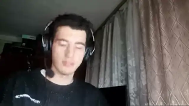 Snapshot of JamesLagerfeld chatting on 11/07/25, 10:32 JamesLagerfeld online show from 11/07/25, 10:32