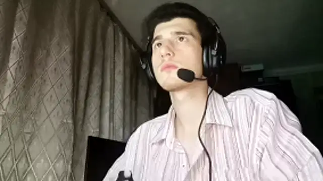 Snapshot of JamesLagerfeld chatting on 11/11/25, 01:38 JamesLagerfeld online show from 11/11/25, 01:38