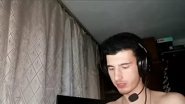 Snapshot of JamesLagerfeld chatting on 11/11/25, 11:27 JamesLagerfeld online show from 11/11/25, 11:27