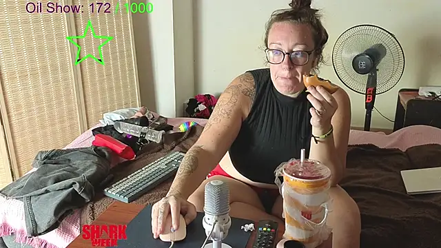 JadeStarUK online show from 04/23/26, 01:29