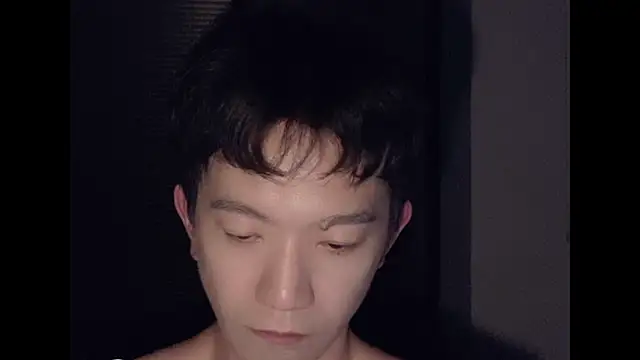 Snapshot of CouplingCry chatting on 11/26/25, 03:24 CouplingCry online show from 11/26/25, 03:24